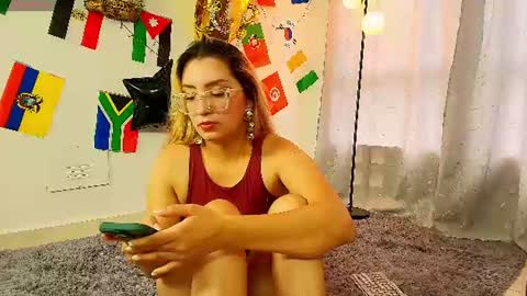 luna__velvet online show from 06-24-26, 12:48