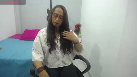 Snapshot of luna__white chatting on 06-15-26, 05:15 luna__white online show from 06-15-26, 05:15