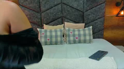 Snapshot of luna_and_jackson_ chatting on 06-16-26, 03:31 Luna Jackson online show from 06-16-26, 03:31