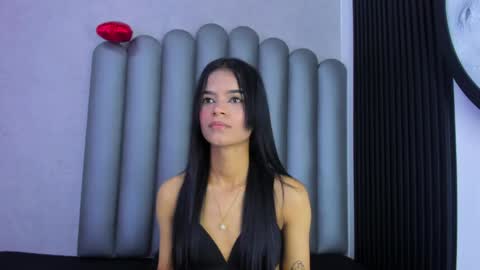 luna_bella_23 online show from 04-17-26, 03:09