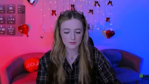 luna_berryy online show from 04-11-26, 07:18