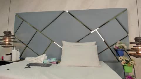 Snapshot of luna_blanca19 chatting on 03-02-26, 07:15 Sara online show from 03-02-26, 07:15