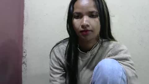 Laura online show from 05-06-26, 04:08
