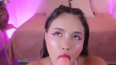 Snapshot of luna_cullen chatting on 06-16-26, 07:27 Lunita online show from 06-16-26, 07:27