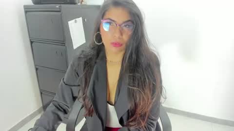 Snapshot of luna_dumont chatting on 06-22-26, 11:18 luna online show from 06-22-26, 11:18