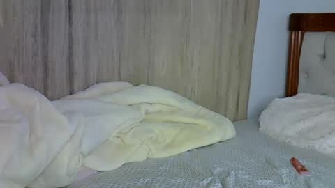 Snapshot of luna_empress chatting on 04-21-26, 03:24 maskedmalkia online show from 04-21-26, 03:24