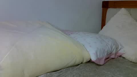 Snapshot of luna_empress chatting on 06-30-26, 12:22 maskedmalkia online show from 06-30-26, 12:22