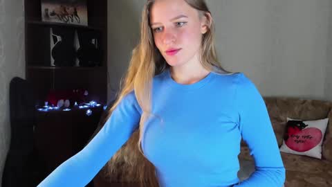 luna_evan online show from 12-06-24, 07:10