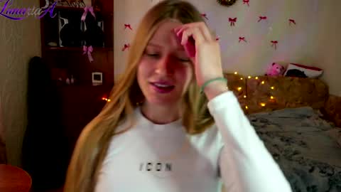 luna_evan online show from 04-15-26, 08:32