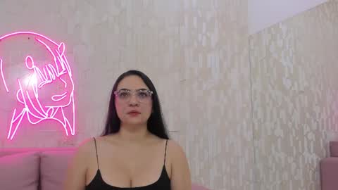 luna_ferrer1 online show from 06-30-26, 11:44