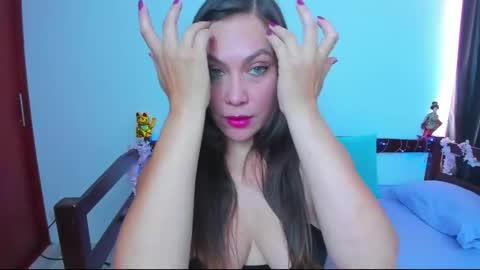 Snapshot of luna_gomez92 chatting on 04-22-26, 03:24 Luna Gomez online show from 04-22-26, 03:24