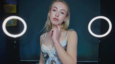 Elizabeth online show from 01-13-26, 07:24