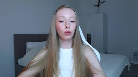 Luna online show from 10-23-25, 08:51