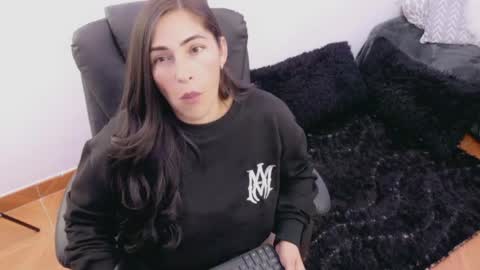 Snapshot of luna_lgomez chatting on 04-19-26, 02:55 luna online show from 04-19-26, 02:55