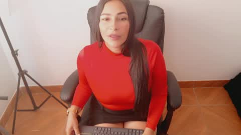 Snapshot of luna_lgomez chatting on 05-12-26, 06:27 luna online show from 05-12-26, 06:27