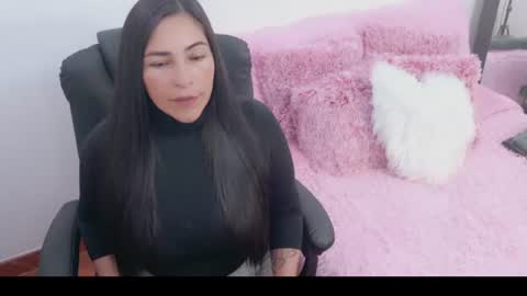 Snapshot of luna_lgomez chatting on 06-16-26, 11:02 luna online show from 06-16-26, 11:02