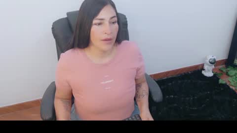 Snapshot of luna_lgomez chatting on 06-24-26, 10:03 luna online show from 06-24-26, 10:03