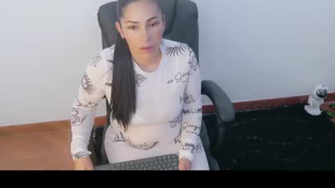 Snapshot of luna_lgomez chatting on 06-25-26, 09:58 luna online show from 06-25-26, 09:58