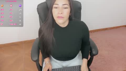 Snapshot of luna_lgomez chatting on 07-21-26, 10:17 luna online show from 07-21-26, 10:17