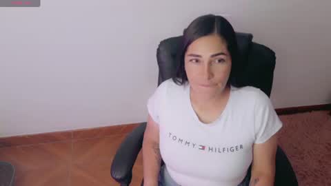 Snapshot of luna_lgomez chatting on 08-01-26, 10:03 luna online show from 08-01-26, 10:03