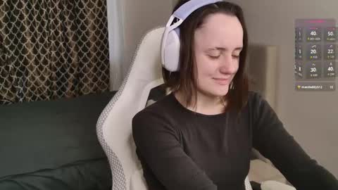 luna_loveeee online show from 09-29-25, 05:45