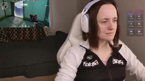 luna_loveeee online show from 10-23-25, 04:12