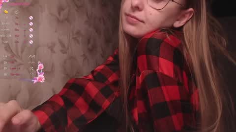 Snapshot of luna_loveisgood chatting on 05-11-26, 02:45 Luna online show from 05-11-26, 02:45