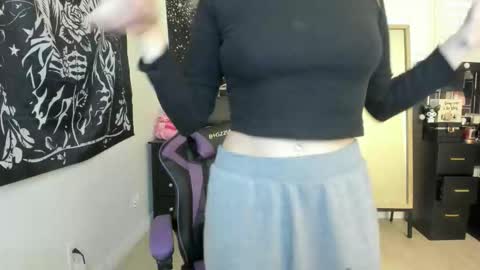 Luna online show from 11-26-25, 12:22