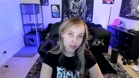 Snapshot of luna_lovelyy chatting on 05-05-26, 11:24 Luna online show from 05-05-26, 11:24