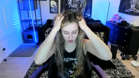 Snapshot of luna_lovelyy chatting on 05-08-26, 10:59 Luna online show from 05-08-26, 10:59