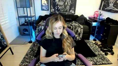 Snapshot of luna_lovelyy chatting on 06-13-26, 11:46 Luna online show from 06-13-26, 11:46