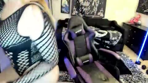 Snapshot of luna_lovelyy chatting on 07-21-26, 11:29 Luna online show from 07-21-26, 11:29