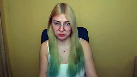 Luna online show from 01-07-25, 11:37