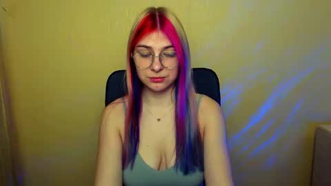 Luna online show from 02-15-25, 08:44