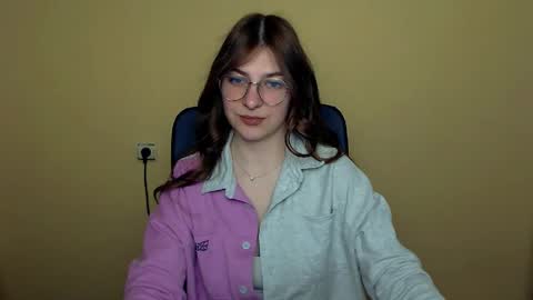 Snapshot of luna_lush_ chatting on 05-01-26, 08:41 Luna online show from 05-01-26, 08:41