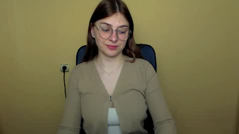 Snapshot of luna_lush_ chatting on 05-05-26, 09:50 Luna online show from 05-05-26, 09:50