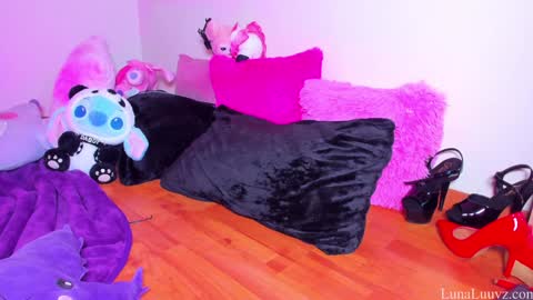 Snapshot of luna_luuvz chatting on 03-05-25, 06:12 Luna Luuvz online show from 03-05-25, 06:12