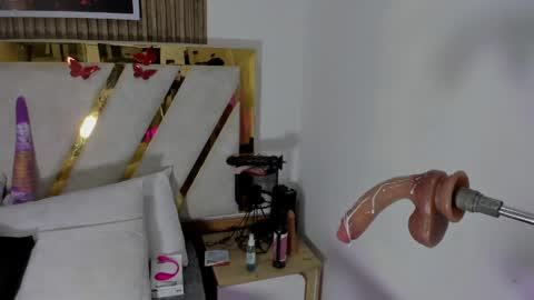Snapshot of luna_naughty1 chatting on 04-23-26, 06:54 luna_naughty1 online show from 04-23-26, 06:54