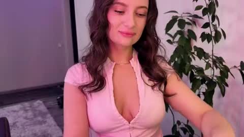 Snapshot of luna_raee chatting on 07-19-26, 05:22 luna_raee online show from 07-19-26, 05:22