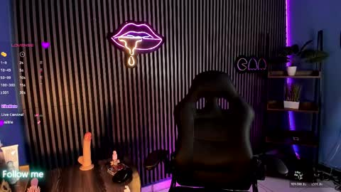Snapshot of luna_roose1 chatting on 04-24-26, 01:13 Luna Rosse online show from 04-24-26, 01:13