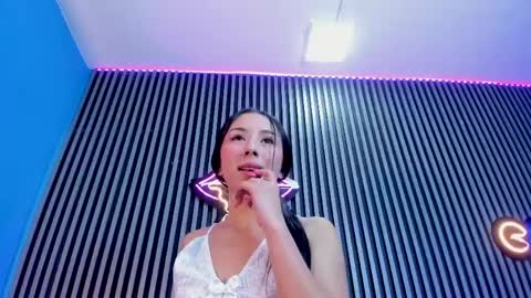 Snapshot of luna_roose1 chatting on 05-13-26, 08:06 Luna Rosse online show from 05-13-26, 08:06