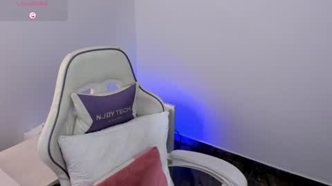 Snapshot of luna_rose10 chatting on 06-23-26, 12:41 luna rose online show from 06-23-26, 12:41