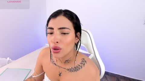 Snapshot of luna_rose10 chatting on 06-30-26, 12:44 luna rose online show from 06-30-26, 12:44