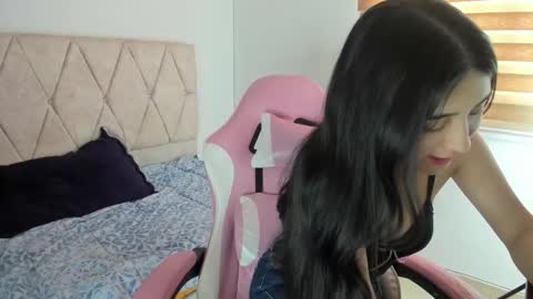 luna_roussee online show from 10-15-25, 06:52