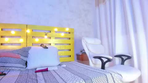 Luna online show from 11-24-25, 11:43