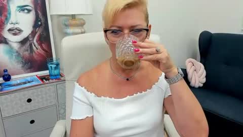 Snapshot of luna_xfantasy chatting on 07-16-26, 06:41 L u n a online show from 07-16-26, 06:41
