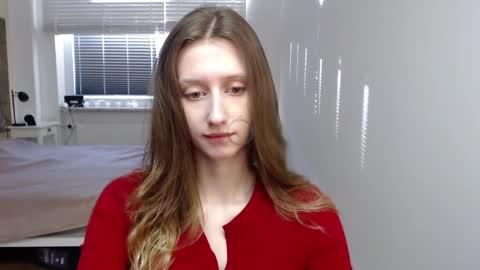 L U N A  online show from 04-02-26, 05:27