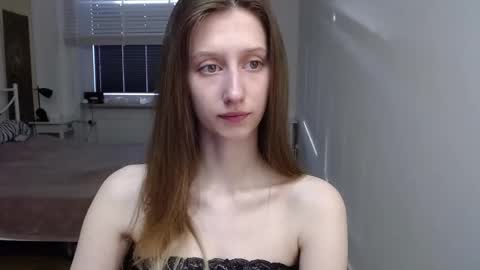 L U N A  online show from 04-13-26, 05:24