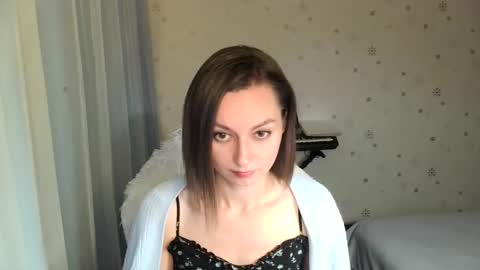 lunaa_bluee online show from 10-28-25, 06:10