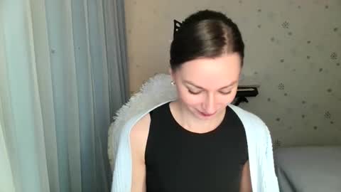 lunaa_bluee online show from 11-05-25, 07:58